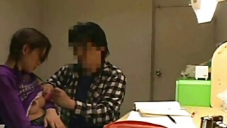 Analna lizačica Skylar Snow radi sve što njen seksualni partner želi